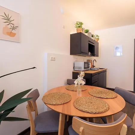 Global Living - Design I Rathausplatz I Kitchen I Apartment