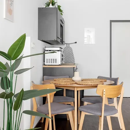 Global Living - Design I Rathausplatz I Kitchen I *