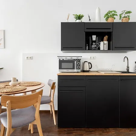 Global Living - Design I Rathausplatz I Kitchen I Apartment Augsburg