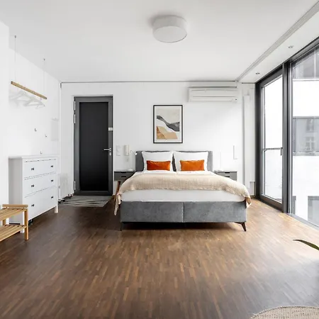 Global Living - Design I Rathausplatz I Kitchen I アパート アウグスブルク