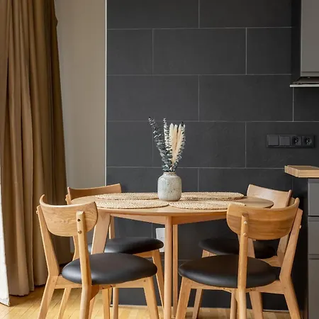 Global Living - Design I Rathausplatz I Kitchen I