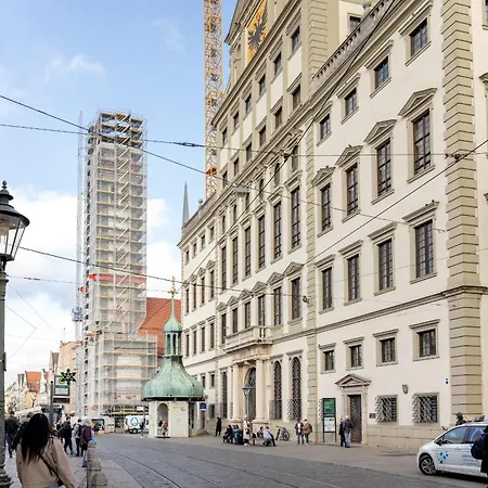 Global Living - Design I Rathausplatz I Kitchen I Apartment Augsburg