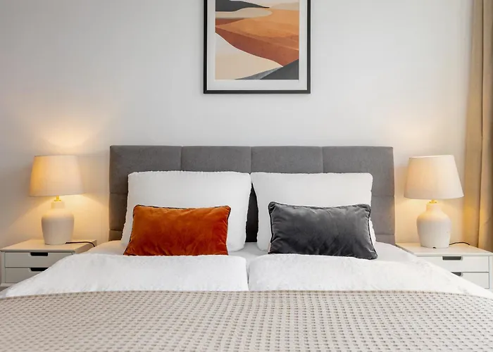 Global Living - Design I Rathausplatz I Kitchen I Appartement *