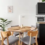 Global Living - Design I Rathausplatz I Kitchen I *