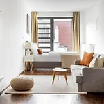 Global Living - Design I Rathausplatz I Kitchen I Appartamento Augusta