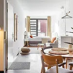 Global Living - Design I Rathausplatz I Kitchen I Appartamento *