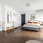 Global Living - Design I Rathausplatz I Kitchen I Appartamento Augusta