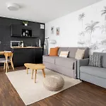 Global Living - Design I Rathausplatz I Kitchen I Appartamento