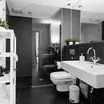 Global Living - Design I Rathausplatz I Kitchen I Augusta