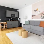 Global Living - Design I Rathausplatz I Kitchen I Appartamento Augusta