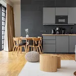 Global Living - Design I Rathausplatz I Kitchen I Appartamento Augusta