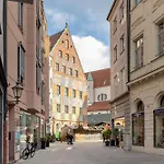 Global Living - Design I Rathausplatz I Kitchen I Appartamento