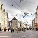 Global Living - Design I Rathausplatz I Kitchen I Augusta