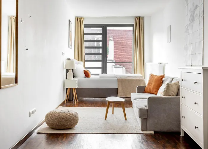 Global Living - Design I Rathausplatz I Kitchen I Апартаменты Аугсбург