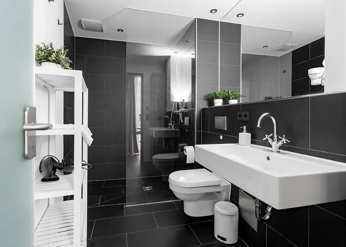 Global Living - Design I Rathausplatz I Kitchen I Аугсбург
