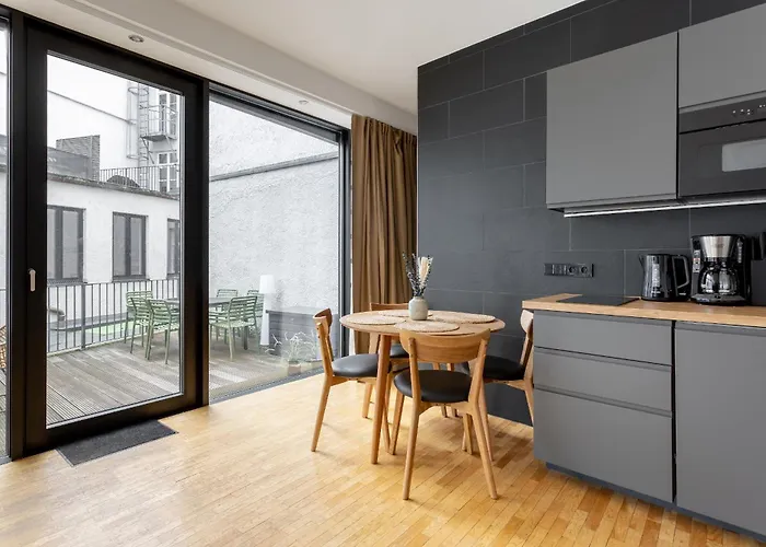 Global Living - Design I Rathausplatz I Kitchen I Аугсбург
