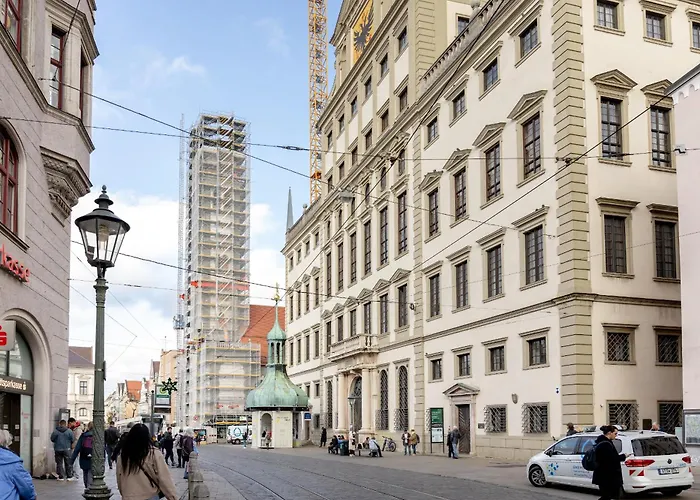Global Living - Design I Rathausplatz I Kitchen I Апартаменты Аугсбург